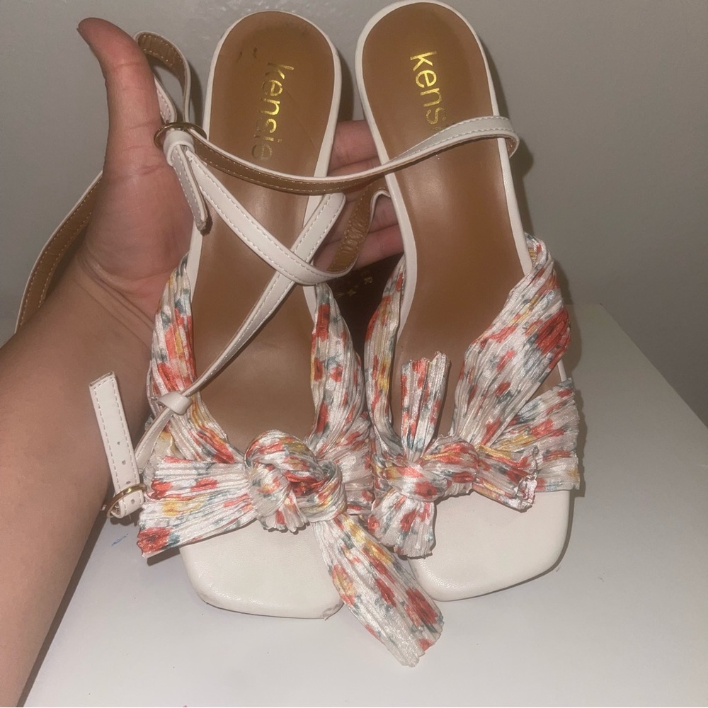 Kensie Women's Cream and Orange Sandals